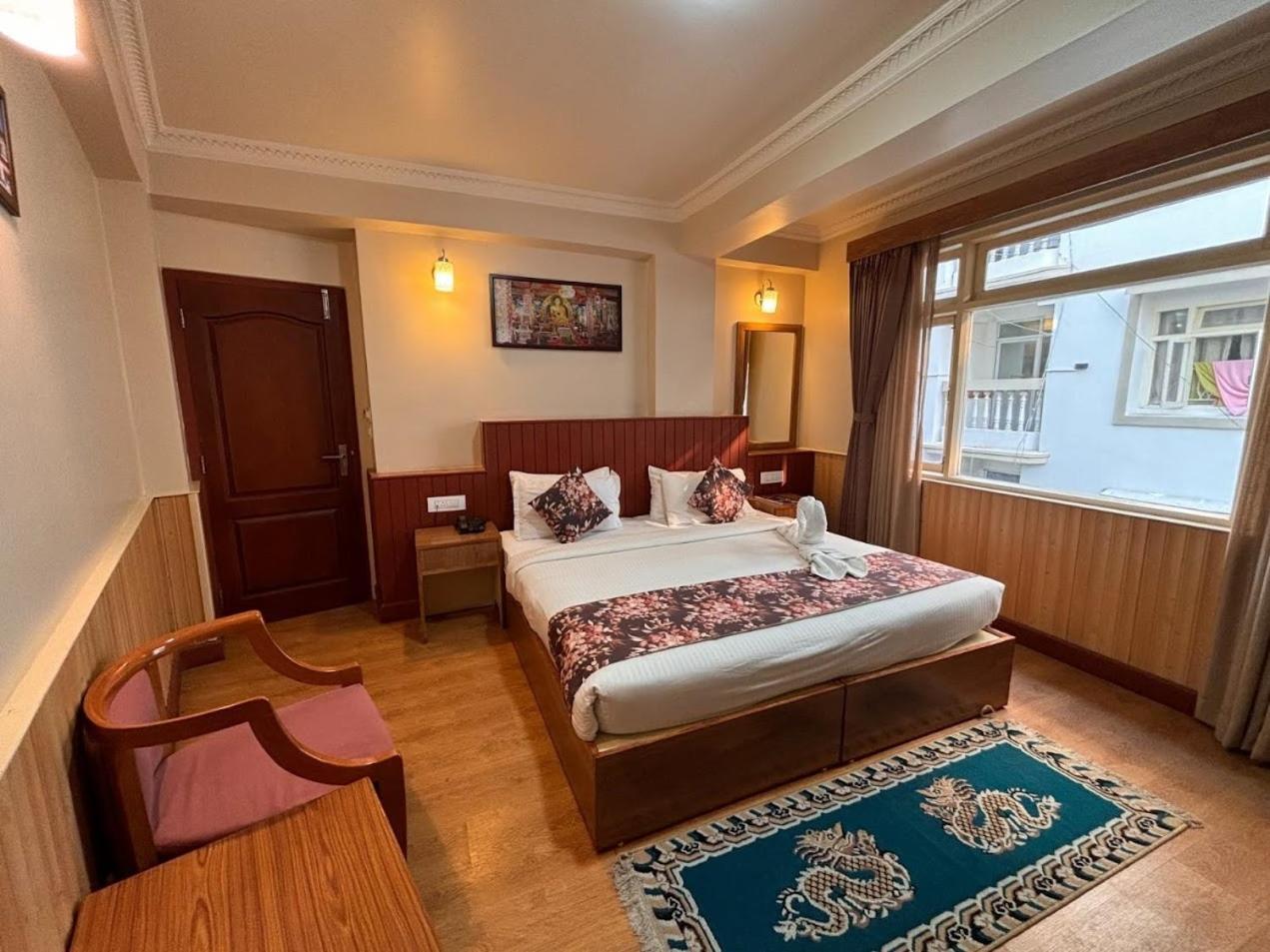 Serenity Taksa Palace Hotel Darjeeling  Eksteriør billede
